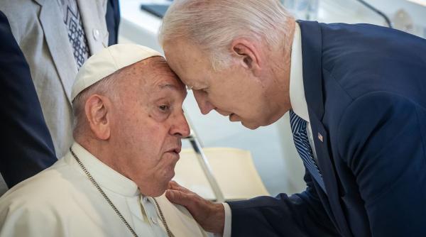 papa francisc decorat joe biden medalie libertate
