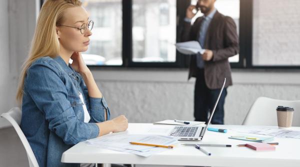 angajati job salariu incertitudini oportunitati