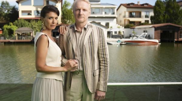 alina chivulescu actrita din serialul original ana mi ai fost scrisa in adn povesteste despre revenirea pe micile ecrane dupa 3 ani de pauza ii sunt recunoscatoare doamnei ruxandra ion ca s a gandit la mine pentru rolul asta