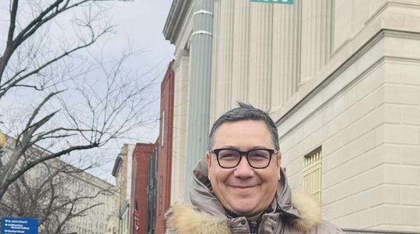 victor ponta denuntul loviturii de stat depus fizic cutia postala casei albe