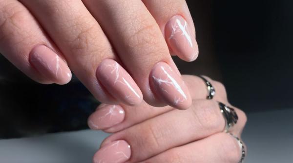 cat timp rezista unghiile din polygel