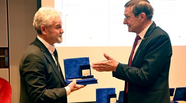 tezaurul bibliotecii academiei romane pus la adapost de riscul incendiului