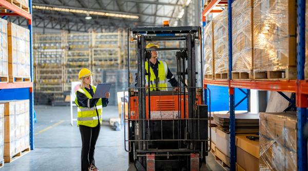 cum sa iti optimizezi logistica cu ajutorul transpaletilor electrici