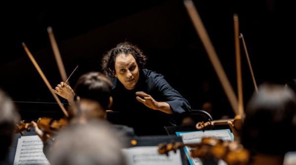 patru nume mari si un program exceptional in concertele orchestrei si corului filarmonicii george enescu din 30 si 31 ianuarie dirijorul alexandre bloch violoncelistul valentin radutiu soprana ana maria labin si actrita ana ularu