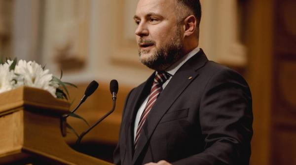 rares hopinca tren metropolitan nicusor dan