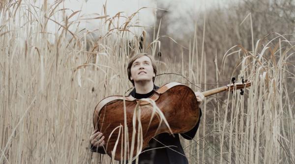 seri de brahms la filarmonica george enescu cu faimosul dirijor alexander liebreich si doi solisti talentati violonista liza ferschtman si violoncelistul ivan karizna