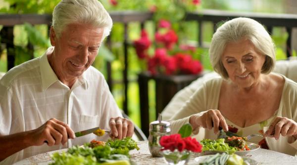 viata sanatoasa 80 ani longevitate 10 obiceiuri esentiale