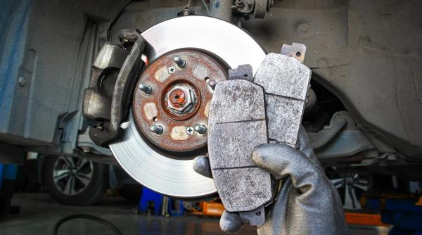 praful placute frana toxic plamani gaze esapament