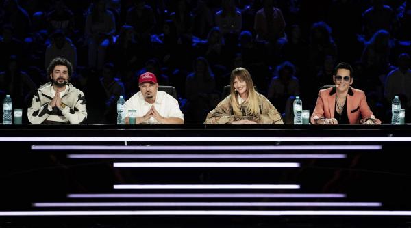 politistul care i a oprit n trafic pe delia si puya concurent la x factor duminica de la 20 00 la antena 1