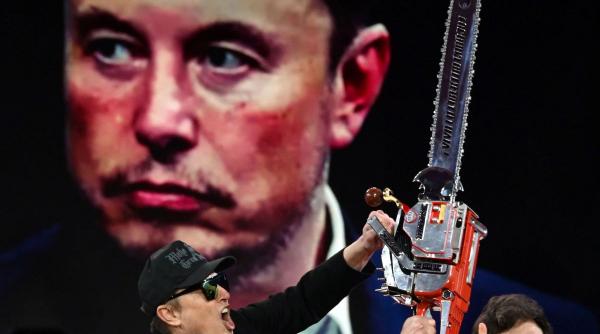 elon musk ameninta lucratori federali sua demisii