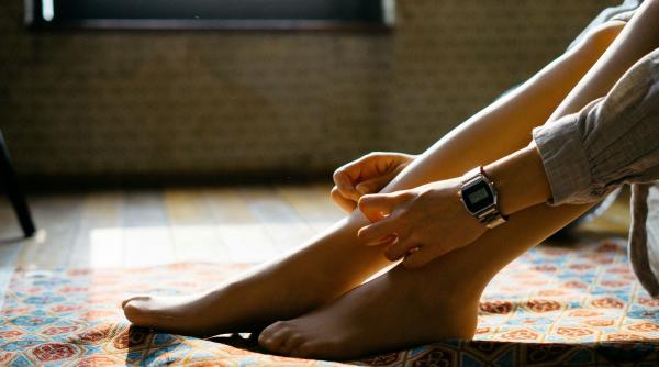 schimbarea subtila a picioarelor ar putea insemna ca suferiti de un ucigas tacut al inimii avertizeaza expertul