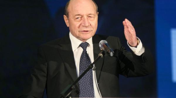 Băsescu, despre Georgescu: „Șarlatanul. A reuşit cea mai incredibilă performanţă”