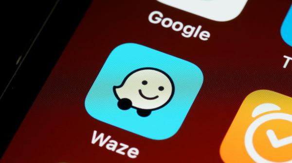 waze upgrade apple carplay functii inteligente noi google maps