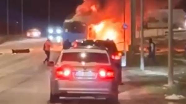 accident incendiu autobuz masina sibiu flacari