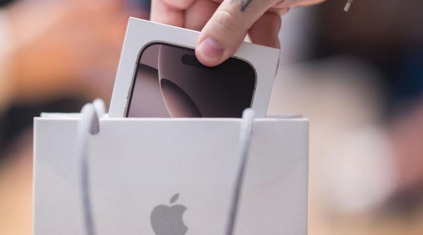 cand va fi lansat primul iphone pliabil pret urias