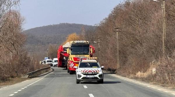 transport agabaritic blocat curba cotmeana arges