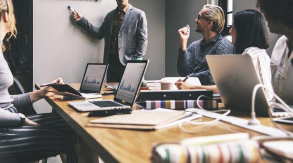 top 5 licente software de care are nevoie firma ta in 2025