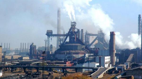 compania arcelormittal acuzata pus pericol viata locuitori regiune franta