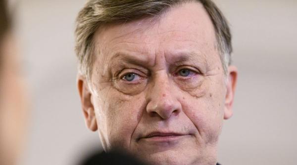 crin antonecu facut prost maidanez elena lasconi