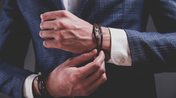 bratarile gravate pentru barbati un cadou personalizat cu impact emotional