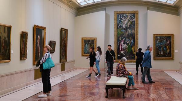 vizite ghidate gratuite la muzeul national de arta al romaniei