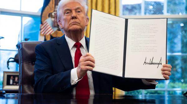 trump trimite armata sua sa preia controlul terenurilor de la frontiera cu mexicul