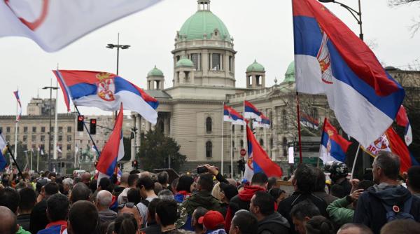 protest pro guvernamental serbia zeci de mii sustinatori aleksandar vucic miting belgrad