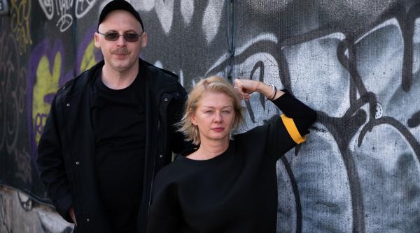 2025 nouameapiesa peca stefan si cinty ionescu intr un road trip anti performativ in zece orase din romania