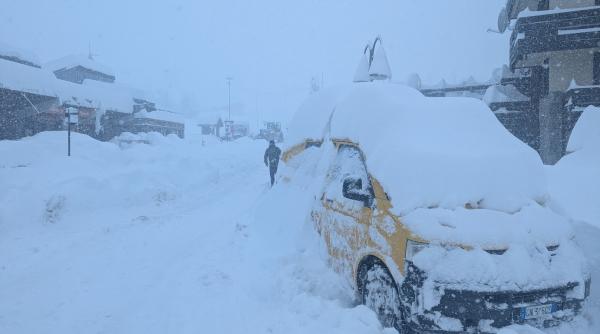 ninsoarea ucigasa o furtuna puternica de zapada a provocat haos in alpi o persoana a murit