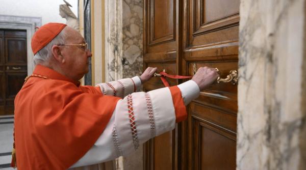 cardinal irlandezo american kevin farrell conducere vatican moarte papa francisc camerlengo