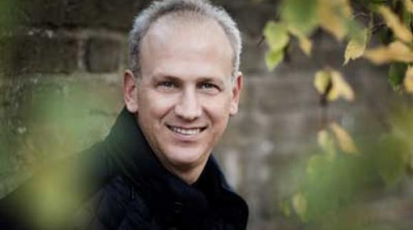 dirijorul carlos miguel prieto si pianistul viniciu moroianu la filarmonica george enescu