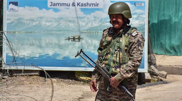 conflict razboi tehnologi militare