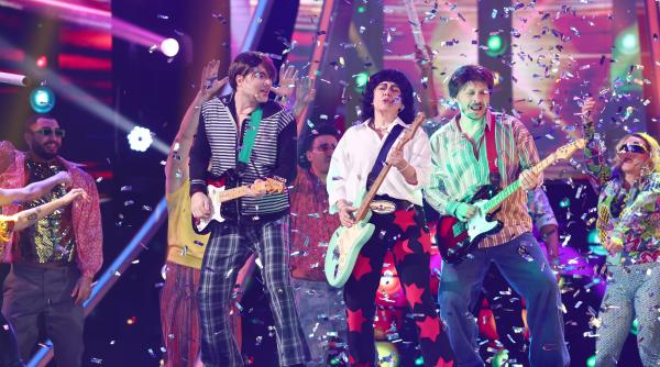 hitul international dragostea din tei va rasuna sambata aceasta pe scena te cunosc de undeva doinita si capet se transforma in o zone