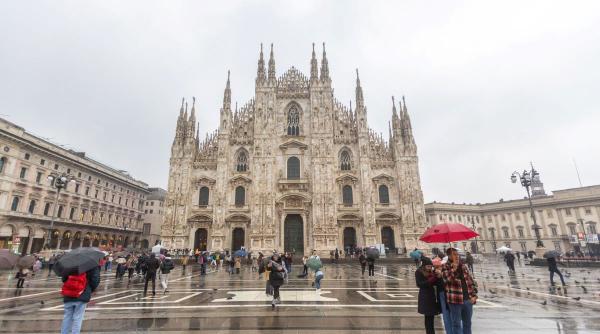 cunoscut detinut din italia aruncat domul din milano