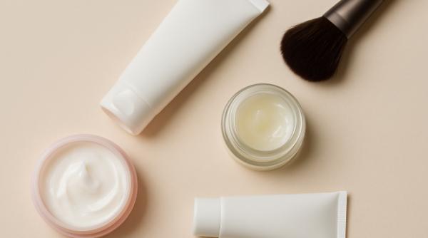 vaselina cosmetica trend viral efecte piele