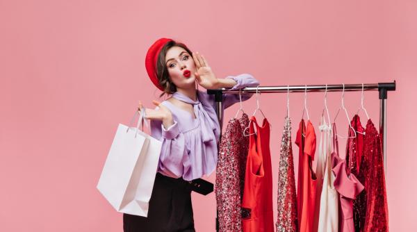 alegerea hainelor pentru magazinul tau este o decizie cruciala iata cativa factori importanti de luat in considerare