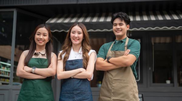 angajarea muncitorilor din asia solutia salvatoare pentru firmele romanesti lovite de criza de personal