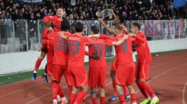 fcsb universitatea craiova sarbatoare ros albastra cu trofeul pe masa