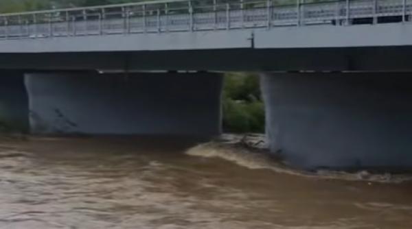 avertizari multiple inundatii zone moldova ardeal cod rosu