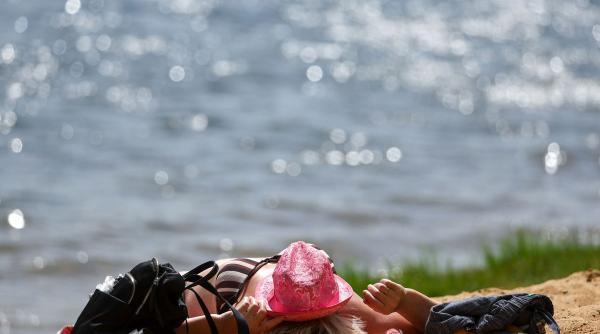 6 comportamente enervante ale turistilor pe plaja pe care localnicii le detesta