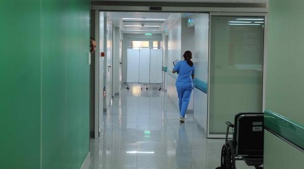 sistem sanitar medici stat privat