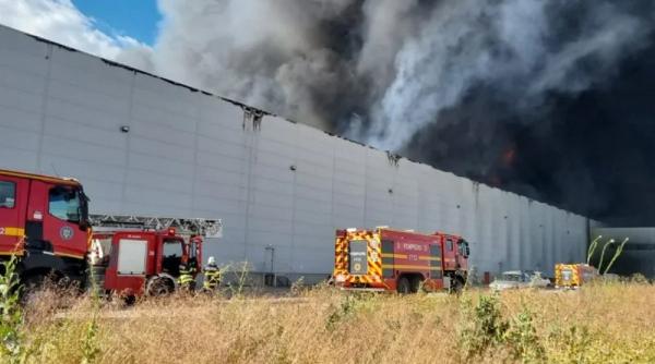 incendiu proportii depozit a1