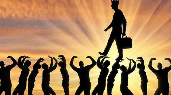 relatie narcisica abuzator comportament