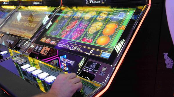 piata neagra jocuri noroc sesizezi whatsapp case ilegale pariuri