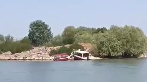 accident tulcea ambarcatiune 12 persoane intrat mal