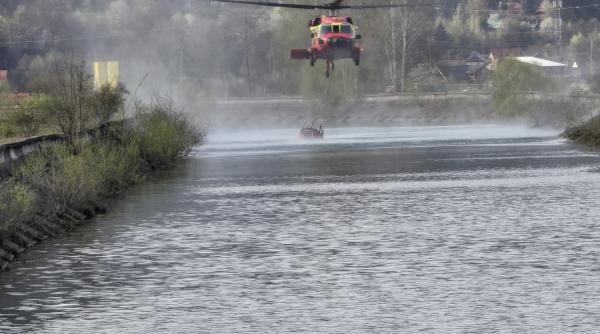 incendiu de proportii in zona chilia tulcea interventie terestra si aeriana ingreunata de fumul dens
