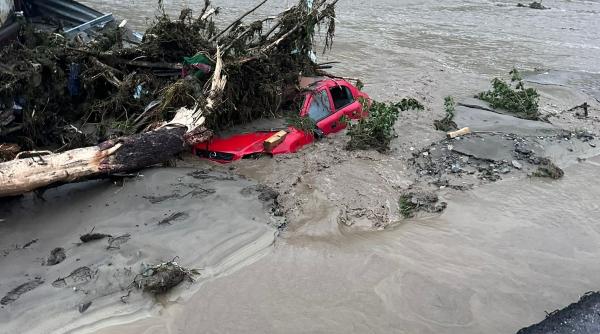 sute persoane evacuate poduri distruse suceava neamt din cauza inundatiilor