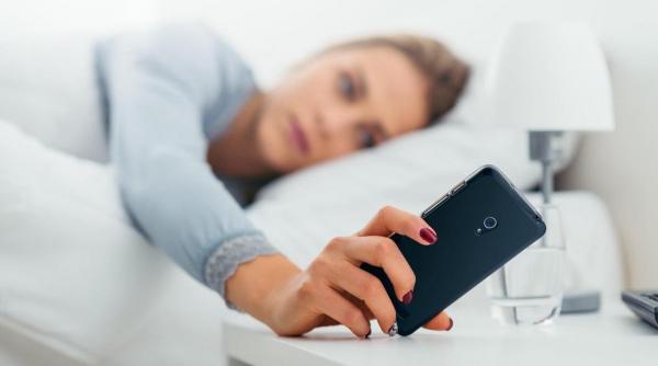 telefon somn trezire creier