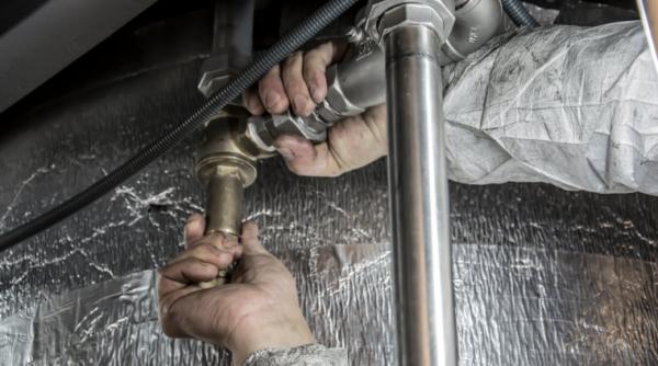 impactul amanarii reparatiilor sanitare asupra bugetului tau