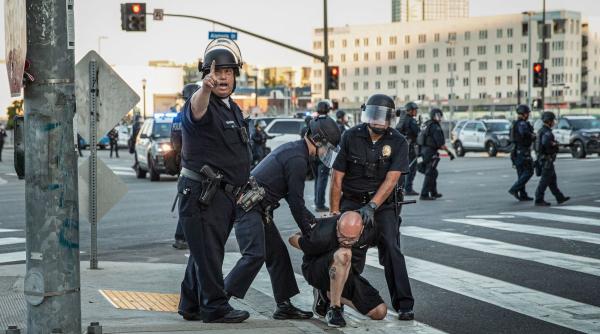 los angeles imigranti interdictia profilarea rasiala